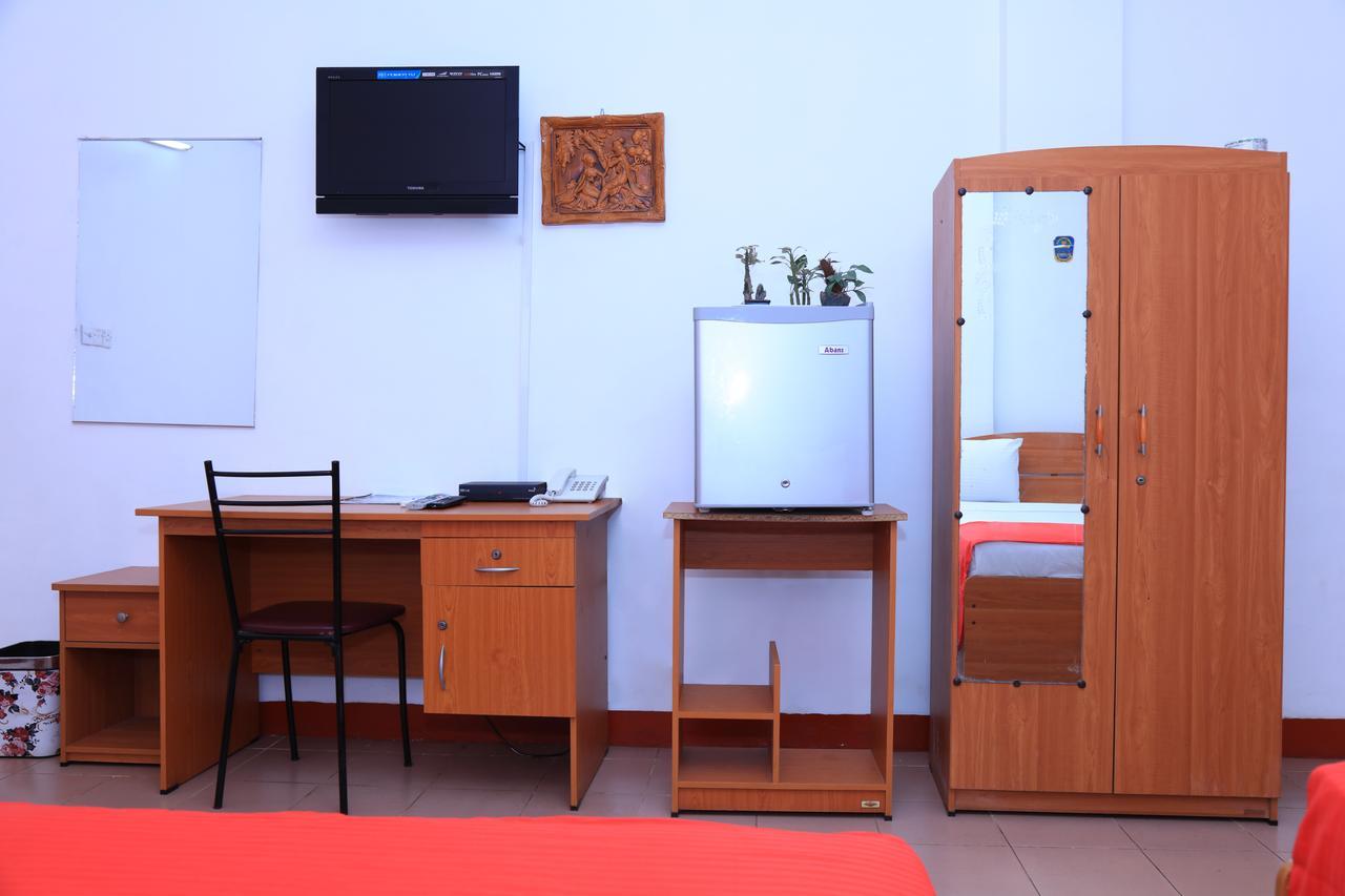 Hotel Nelly Vavuniya Εξωτερικό φωτογραφία
