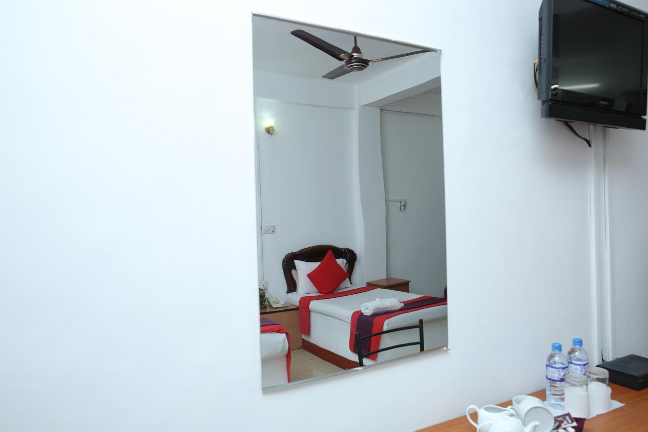 Hotel Nelly Vavuniya Εξωτερικό φωτογραφία