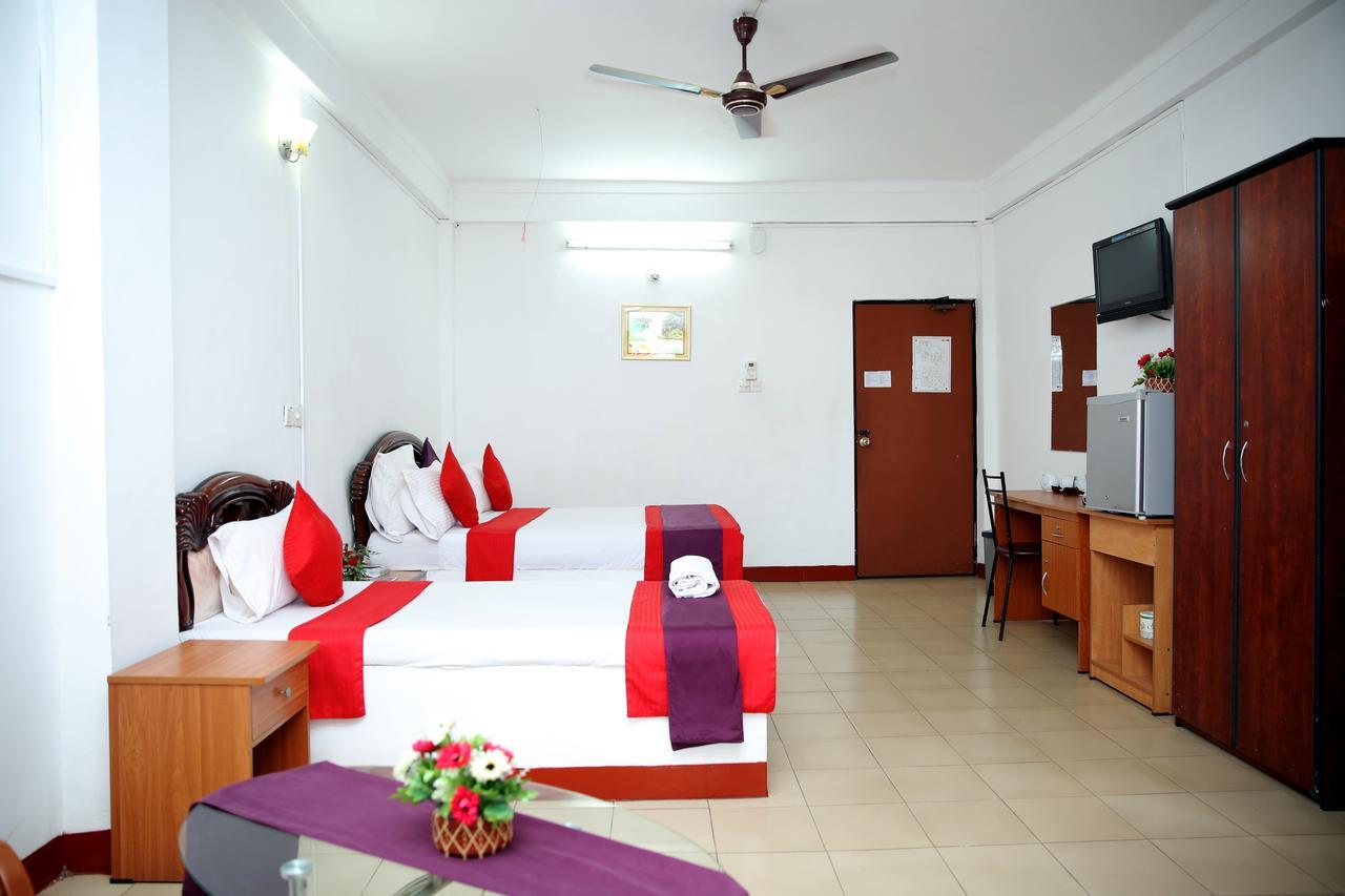 Hotel Nelly Vavuniya Εξωτερικό φωτογραφία
